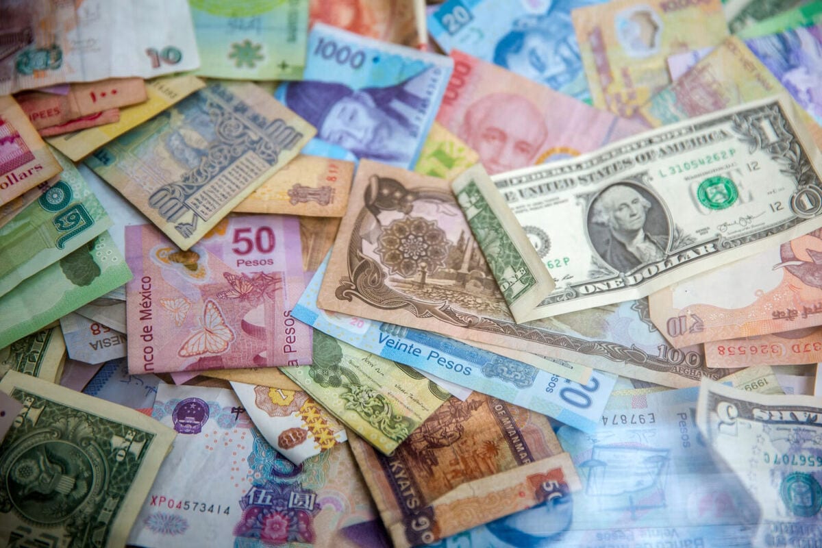Pound sterling currency exchange